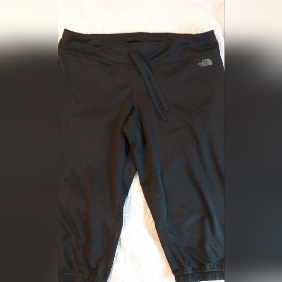 NORTHFACE CROP ATHLETIC SWEATS. SIZE XXL. - Picture 1 of 3
